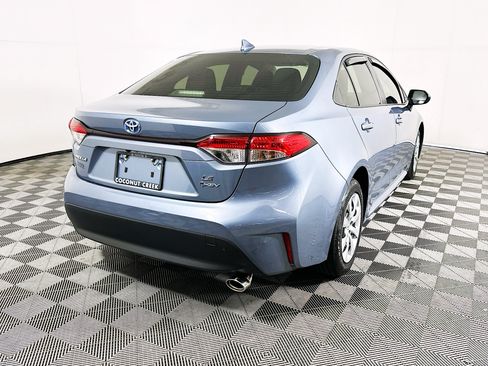 Used 2025 Toyota Corolla LE FWD image 3