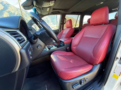 Used 2021 Lexus GX 460 Premium w/ Premium Plus Package image 37