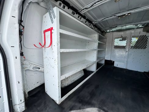Used 2020 Chevrolet Express 3500 w/ Driver Convenience Package RWD image 18