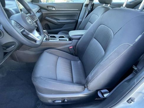 Used 2024 Nissan Altima 2.5 SV image 14