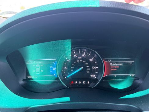 Used 2017 Ford Explorer XLT w/ Equipment Group 202A FWD image 10