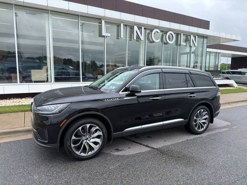 Used 2026 Lincoln Aviator Reserve AWD/4WD image 2
