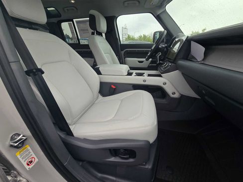 New 2026 Land Rover Defender 110 X-Dynamic SE AWD/4WD image 11
