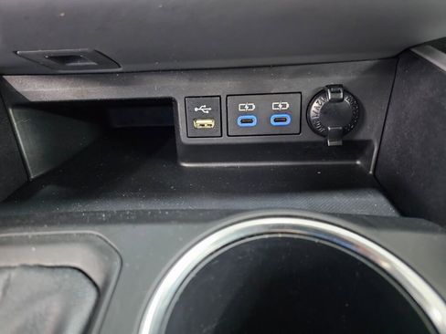 Used 2022 Toyota Highlander XLE AWD/4WD image 26