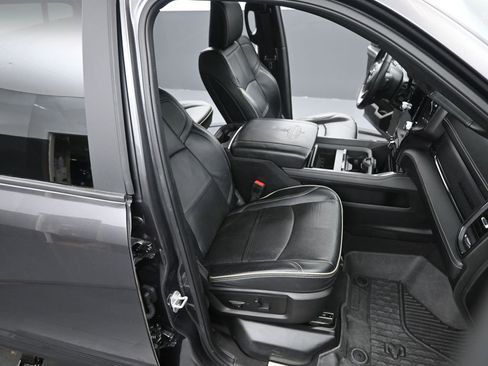 Used 2024 RAM 2500 Limited image 19