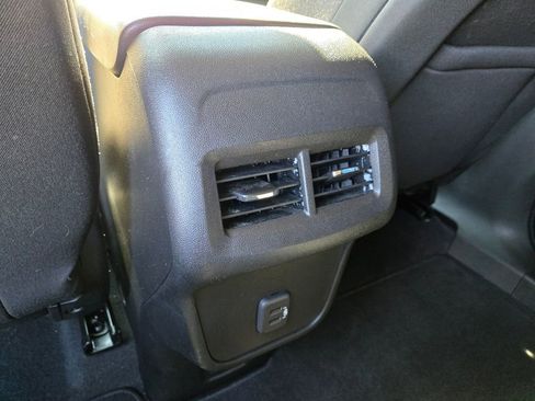 Used 2019 Chevrolet Equinox LT image 17