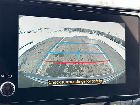 Used 2023 Toyota Highlander XLE image 14