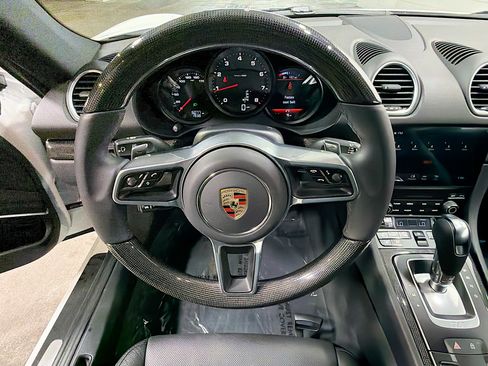 Used 2024 Porsche 718 Cayman image 34