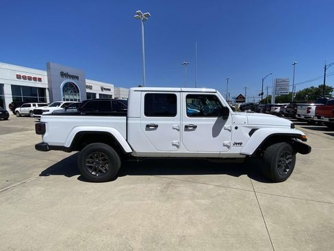New 2026 Jeep Gladiator Sport AWD/4WD image 36