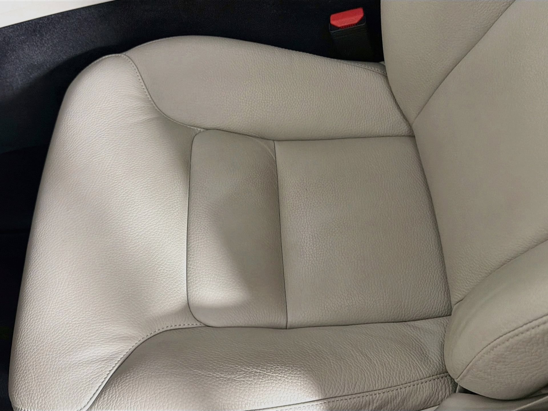 Certified 2023 Volvo XC60 B5 Plus w/ Protection Package Premier FWD image 19