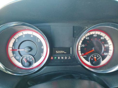 Used 2019 Dodge Grand Caravan SE w/ UConnect Hands-Free Group image 17