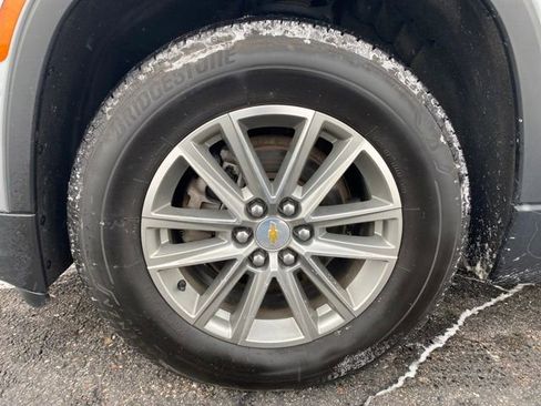 Certified 2023 Chevrolet Traverse LT w/ LPO, Floor Liner Package image 21