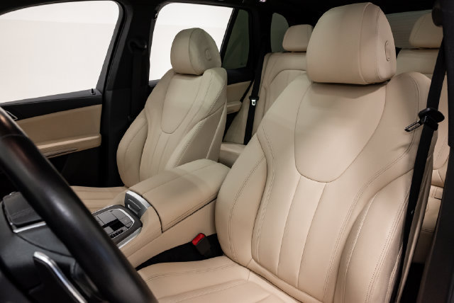 Used 2022 BMW X5 xDrive40i w/ Premium Package AWD/4WD image 9
