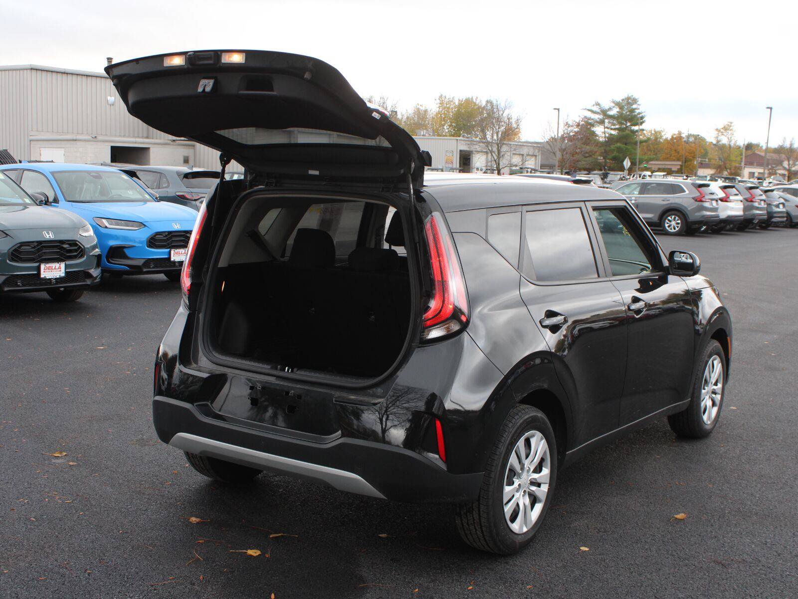Used 2023 Kia Soul LX FWD image 7