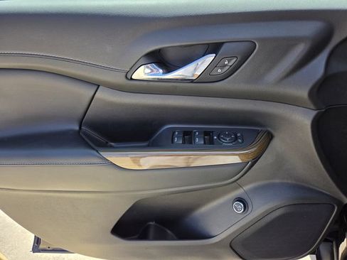 Used 2021 GMC Acadia SLE w/ Driver Convenience Package FWD image 12