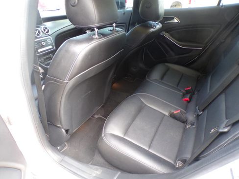 Used 2019 Mercedes-Benz GLA 250 GLA 250 4dr SUV image 10