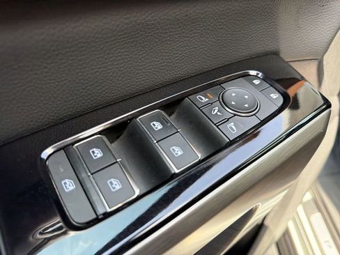 Used 2023 Nissan Pathfinder Platinum AWD/4WD image 13