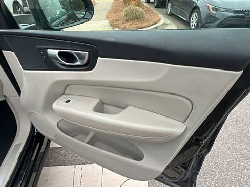 Used 2024 Volvo XC60 B5 Core image 20