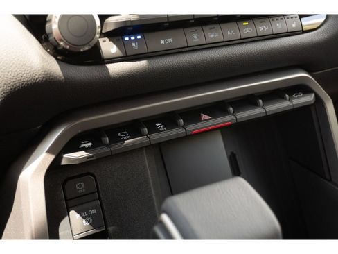 Used 2026 Toyota Tundra Limited AWD/4WD image 25