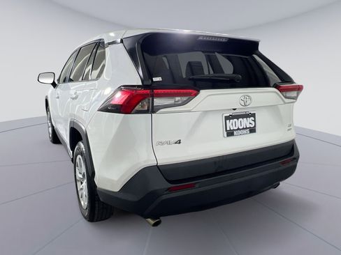 Used 2022 Toyota RAV4 LE image 2