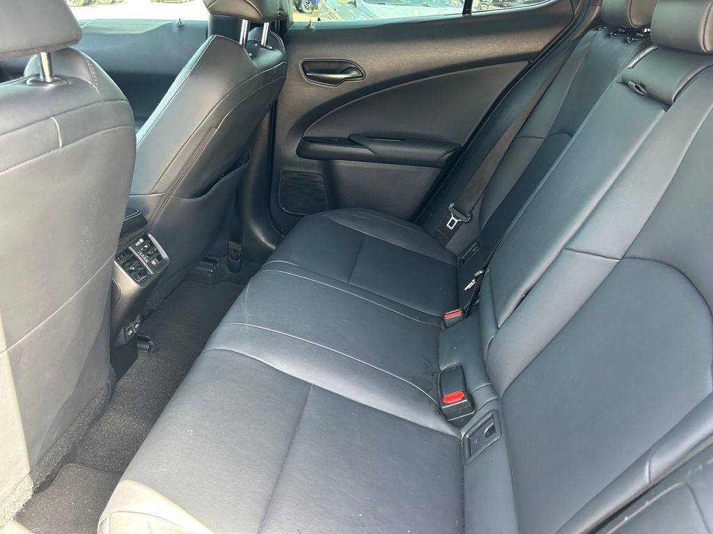 Used 2021 Lexus UX 200 w/ Premium Package FWD image 15