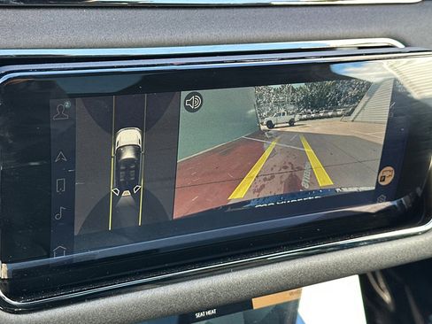 Certified 2022 Land Rover Range Rover Evoque R-Dynamic SE image 22