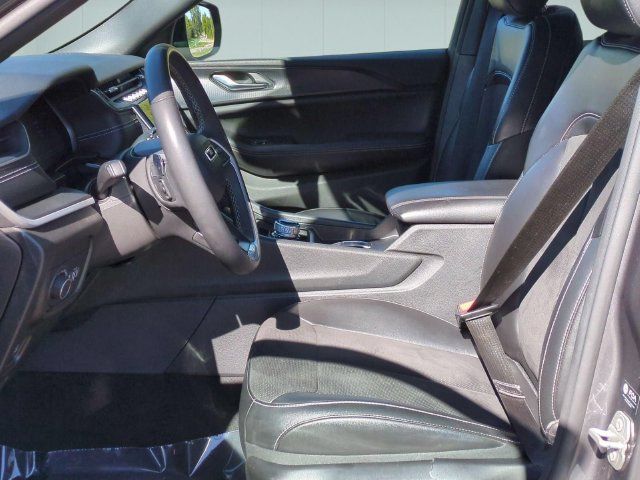 Used 2023 Jeep Grand Cherokee Altitude AWD/4WD image 11