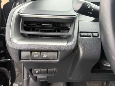 Used 2025 Toyota Prius LE FWD image 15