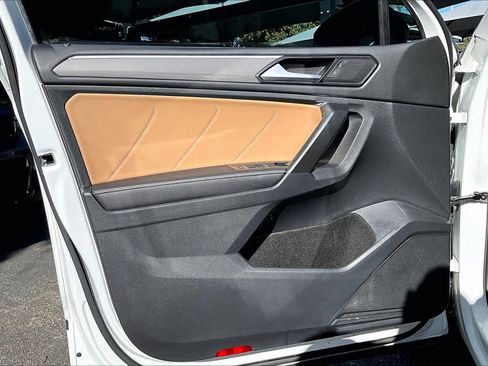 Certified 2023 Volkswagen Tiguan SE R-Line image 21