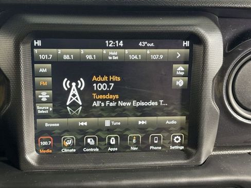 Used 2022 Jeep Gladiator Sport image 24