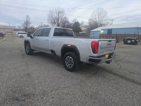 Used 2021 GMC Sierra 2500 SLT w/ SLT Convenience Package image 4