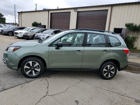 Used 2017 Subaru Forester 2.5i w/ Alloy Wheel Package image 4