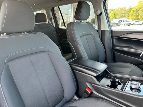 Used 2023 Jeep Grand Cherokee L Laredo image 22