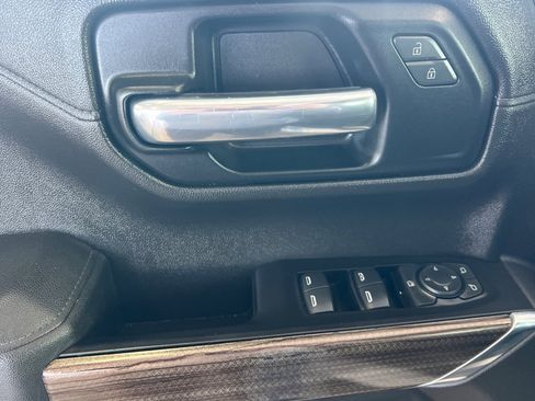 Used 2019 Chevrolet Silverado 1500 LT w/ Texas Edition image 8