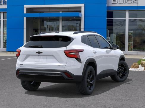 New 2026 Chevrolet Trax LT w/ Midnight Edition FWD image 31