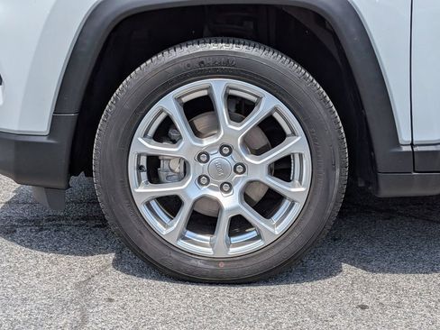 Used 2022 Jeep Compass Latitude AWD/4WD image 26