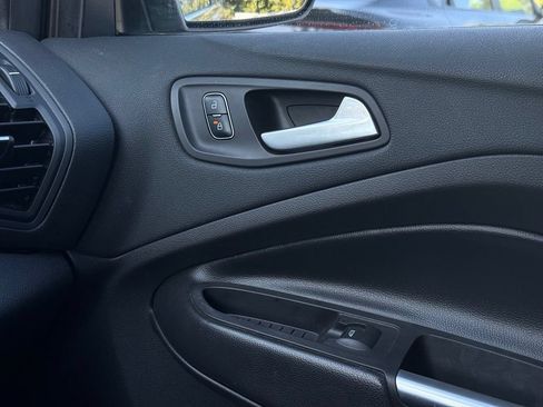 Used 2017 Ford Escape SE AWD/4WD image 28