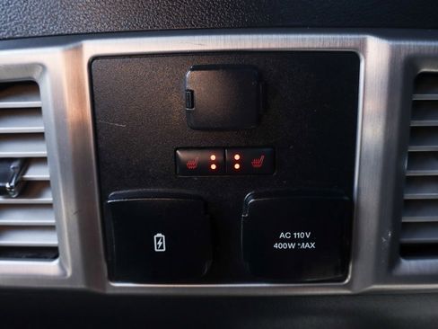 Used 2018 Ford F150 Platinum w/ Equipment Group 701A Luxury image 48