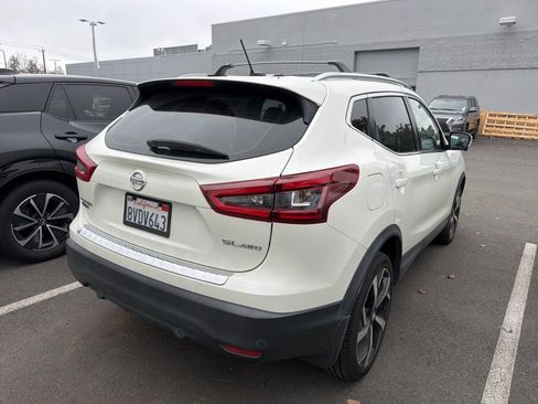 Used 2020 Nissan Rogue Sport SL image 3