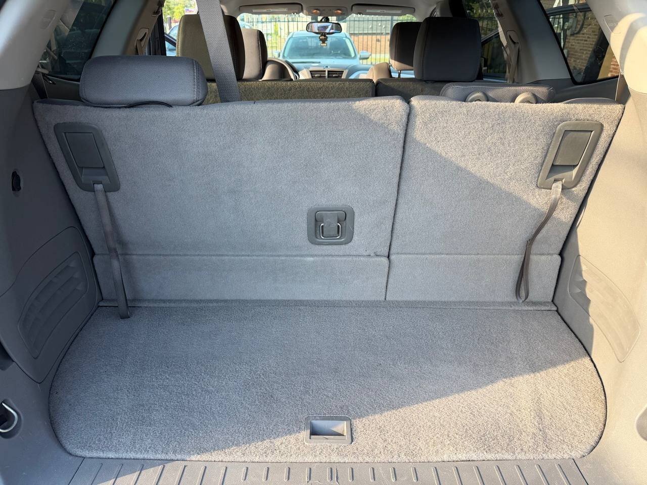 Used 2011 Chevrolet Traverse LS FWD image 23