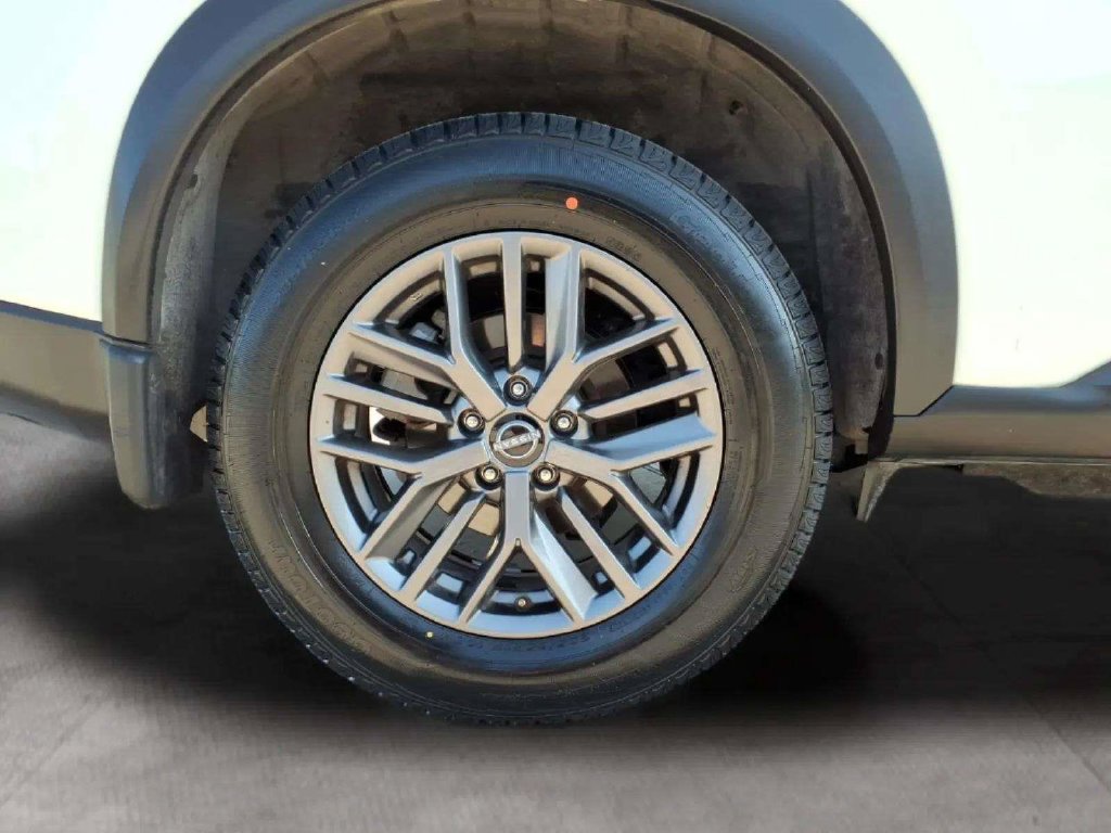 Used 2024 Nissan Rogue S FWD image 20