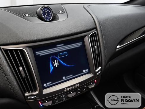 Used 2017 Maserati Levante S AWD/4WD image 8