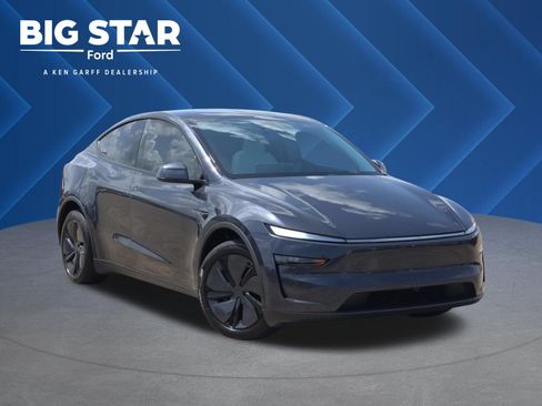 Used 2026 Tesla Model Y 2WD image 1