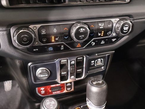 Used 2024 Jeep Wrangler Unlimited Rubicon 4xe image 8