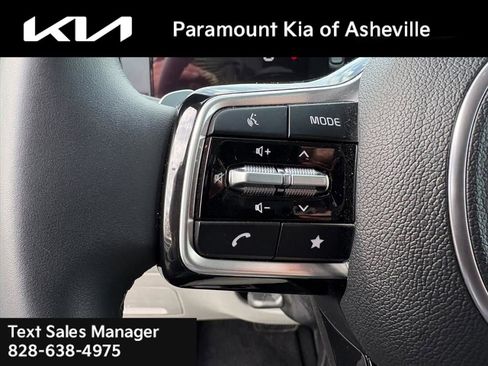 Used 2025 Kia Sorento EX image 13