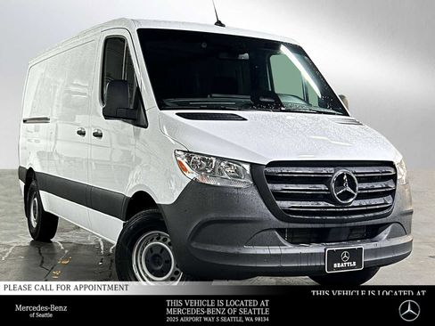 Used 2025 Mercedes-Benz Sprinter 2500 image 1