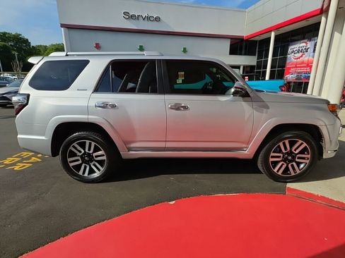 Used 2023 Toyota 4Runner Limited AWD/4WD image 4