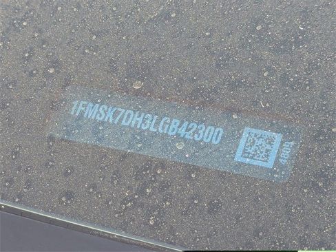 Used 2020 Ford Explorer XLT image 9