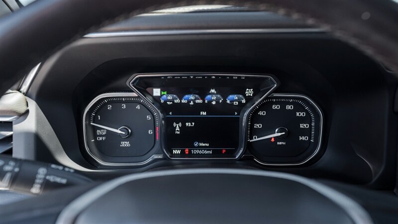Used 2021 GMC Yukon Denali w/ Denali Ultimate Package AWD/4WD image 31