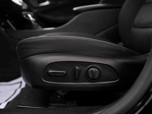 Used 2023 Chevrolet Malibu LT image 12